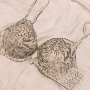 Victoria’s Secret Dream Angels Embroidered Bra